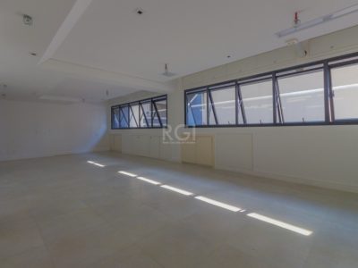 Conjunto/Sala à venda com 36m², 1 vaga no bairro Rio Branco em Porto Alegre - Foto 4