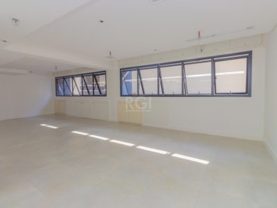 Conjunto/Sala à venda com 36m², 1 vaga no bairro Rio Branco em Porto Alegre - Foto 13