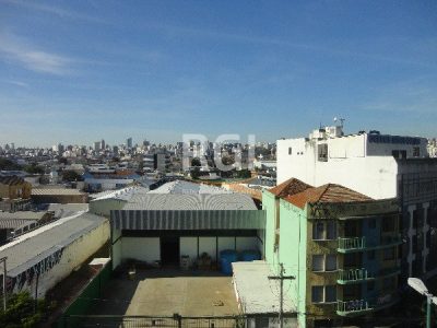 Apartamento à venda com 110m², 4 quartos no bairro São Geraldo em Porto Alegre - Foto 3