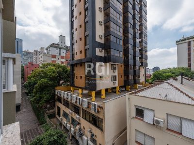 Apartamento à venda com 64m², 2 quartos, 2 vagas no bairro Independência em Porto Alegre - Foto 13