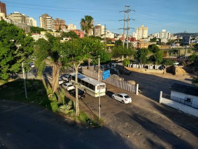 Predio à venda com 291m², 3 quartos, 2 suítes, 1 vaga no bairro Partenon em Porto Alegre - Foto 25