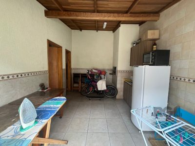 Casa à venda com 244m², 3 quartos, 1 suíte, 2 vagas no bairro Ipanema em Porto Alegre - Foto 3