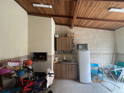 Casa à venda com 244m², 3 quartos, 1 suíte, 2 vagas no bairro Ipanema em Porto Alegre - Foto 5