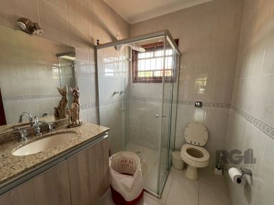 Casa à venda com 244m², 3 quartos, 1 suíte, 2 vagas no bairro Ipanema em Porto Alegre - Foto 22