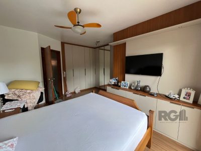 Casa à venda com 244m², 3 quartos, 1 suíte, 2 vagas no bairro Ipanema em Porto Alegre - Foto 38