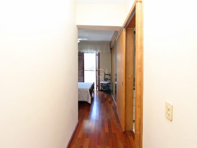 Apartamento à venda com 121m², 3 quartos, 1 suíte, 1 vaga no bairro Santana em Porto Alegre - Foto 4