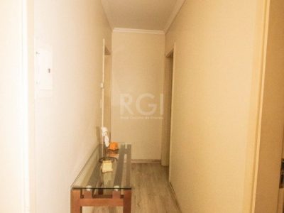 Casa à venda com 169m², 3 quartos, 1 suíte, 4 vagas no bairro Ipanema em Porto Alegre - Foto 27