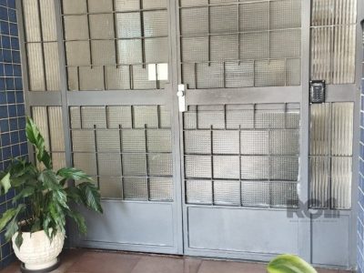 Apartamento à venda com 84m², 3 quartos no bairro Menino Deus em Porto Alegre - Foto 2