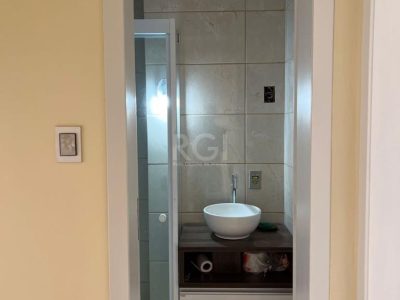 Apartamento à venda com 83m², 3 quartos, 1 suíte no bairro Santana em Porto Alegre - Foto 17