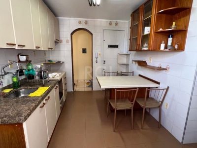 Apartamento à venda com 83m², 3 quartos, 1 suíte no bairro Santana em Porto Alegre - Foto 9