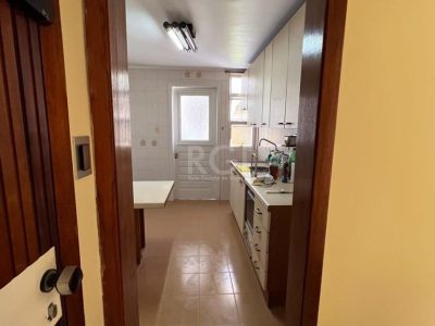 Apartamento à venda com 83m², 3 quartos, 1 suíte no bairro Santana em Porto Alegre - Foto 7