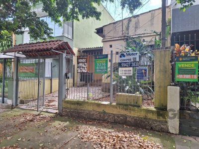 Casa à venda com 100m², 5 quartos, 2 vagas no bairro Petrópolis em Porto Alegre - Foto 2