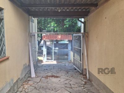 Casa à venda com 100m², 5 quartos, 2 vagas no bairro Petrópolis em Porto Alegre - Foto 4