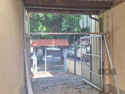 Casa à venda com 100m², 5 quartos, 2 vagas no bairro Petrópolis em Porto Alegre - Foto 5