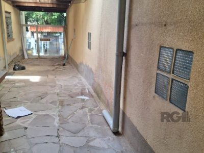 Casa à venda com 100m², 5 quartos, 2 vagas no bairro Petrópolis em Porto Alegre - Foto 13