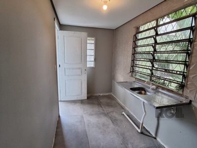 Casa à venda com 100m², 5 quartos, 2 vagas no bairro Petrópolis em Porto Alegre - Foto 19