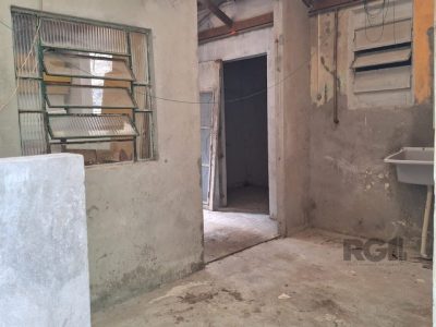 Casa à venda com 100m², 5 quartos, 2 vagas no bairro Petrópolis em Porto Alegre - Foto 30