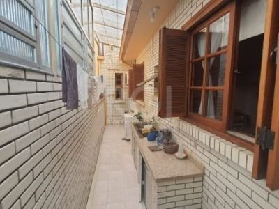 Casa à venda com 228m², 4 quartos, 3 suítes, 4 vagas no bairro Tristeza em Porto Alegre - Foto 13