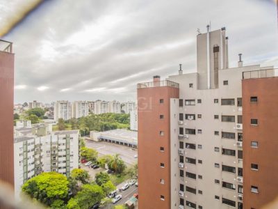 Cobertura à venda com 210m², 3 quartos, 1 suíte, 2 vagas no bairro Jardim Lindóia em Porto Alegre - Foto 10