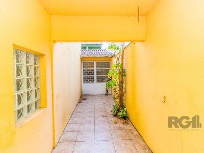 Casa à venda com 224m², 4 quartos, 4 suítes, 3 vagas no bairro Passo d'Areia em Porto Alegre - Foto 16