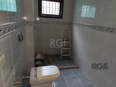 Casa à venda com 284m², 4 quartos, 1 suíte, 4 vagas no bairro Tristeza em Porto Alegre - Foto 7