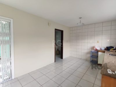 Casa à venda com 284m², 4 quartos, 1 suíte, 4 vagas no bairro Tristeza em Porto Alegre - Foto 10