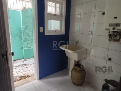 Casa à venda com 284m², 4 quartos, 1 suíte, 4 vagas no bairro Tristeza em Porto Alegre - Foto 12