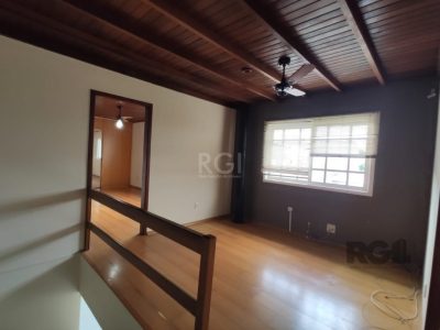 Casa à venda com 284m², 4 quartos, 1 suíte, 4 vagas no bairro Tristeza em Porto Alegre - Foto 16