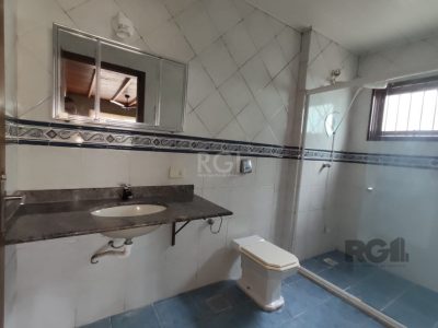 Casa à venda com 284m², 4 quartos, 1 suíte, 4 vagas no bairro Tristeza em Porto Alegre - Foto 17