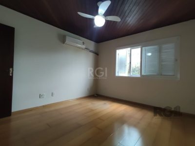 Casa à venda com 284m², 4 quartos, 1 suíte, 4 vagas no bairro Tristeza em Porto Alegre - Foto 21