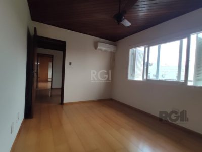 Casa à venda com 284m², 4 quartos, 1 suíte, 4 vagas no bairro Tristeza em Porto Alegre - Foto 23