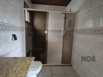 Casa à venda com 284m², 4 quartos, 1 suíte, 4 vagas no bairro Tristeza em Porto Alegre - Foto 33