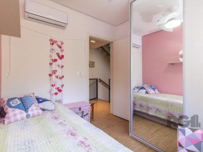 Casa Condominio à venda com 188m², 3 quartos, 1 suíte, 2 vagas no bairro Glória em Porto Alegre - Foto 31