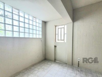 Casa à venda com 429m², 4 quartos, 4 suítes, 3 vagas no bairro Petrópolis em Porto Alegre - Foto 9