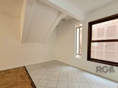 Casa à venda com 429m², 4 quartos, 4 suítes, 3 vagas no bairro Petrópolis em Porto Alegre - Foto 15