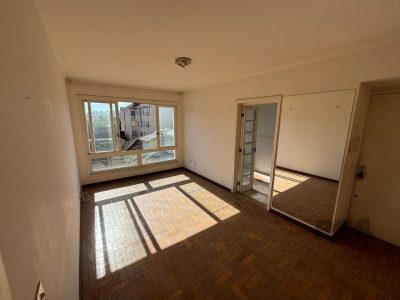 Apartamento à venda com 68m², 2 quartos no bairro Santo Antônio em Porto Alegre - Foto 2