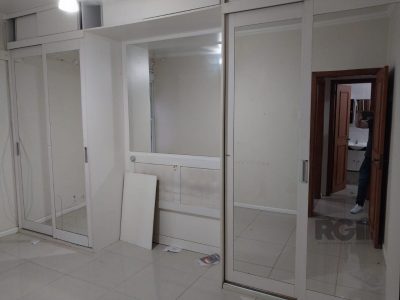 Apartamento à venda com 71m², 2 quartos, 2 vagas no bairro Passo d'Areia em Porto Alegre - Foto 2