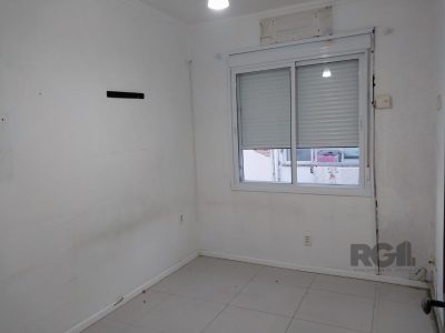 Apartamento à venda com 71m², 2 quartos, 2 vagas no bairro Passo d'Areia em Porto Alegre - Foto 3