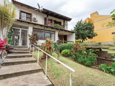 Casa à venda com 212m², 4 quartos, 1 suíte, 4 vagas no bairro Jardim do Salso em Porto Alegre - Foto 2