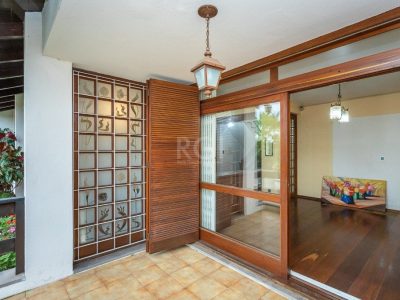 Casa à venda com 212m², 4 quartos, 1 suíte, 4 vagas no bairro Jardim do Salso em Porto Alegre - Foto 16