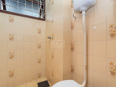 Casa à venda com 212m², 4 quartos, 1 suíte, 4 vagas no bairro Jardim do Salso em Porto Alegre - Foto 27