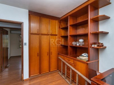 Casa à venda com 212m², 4 quartos, 1 suíte, 4 vagas no bairro Jardim do Salso em Porto Alegre - Foto 40