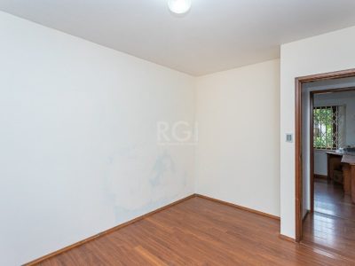 Casa à venda com 212m², 4 quartos, 1 suíte, 4 vagas no bairro Jardim do Salso em Porto Alegre - Foto 44