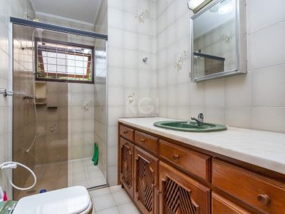 Casa à venda com 212m², 4 quartos, 1 suíte, 4 vagas no bairro Jardim do Salso em Porto Alegre - Foto 48