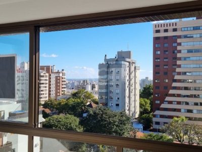 Apartamento à venda com 90m², 2 quartos, 2 suítes, 2 vagas no bairro Petrópolis em Porto Alegre - Foto 2