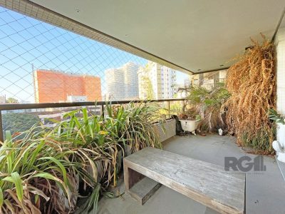 Apartamento à venda com 275m², 3 quartos, 3 suítes, 4 vagas no bairro Bela Vista em Porto Alegre - Foto 35