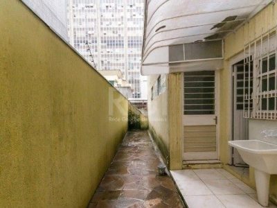 Apartamento à venda com 52m², 2 quartos, 1 vaga no bairro Praia de Belas em Porto Alegre - Foto 2