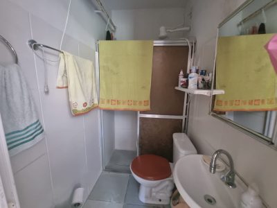 Casa à venda com 180m², 5 quartos, 3 suítes, 2 vagas no bairro Ipanema em Porto Alegre - Foto 10