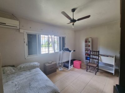 Casa à venda com 180m², 5 quartos, 3 suítes, 2 vagas no bairro Ipanema em Porto Alegre - Foto 16