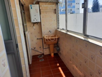 Apartamento à venda com 80m², 2 quartos, 1 vaga no bairro Moinhos de Vento em Porto Alegre - Foto 8